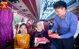 Những chuyến xe nghĩa tình đưa người bệnh về quê ăn Tết